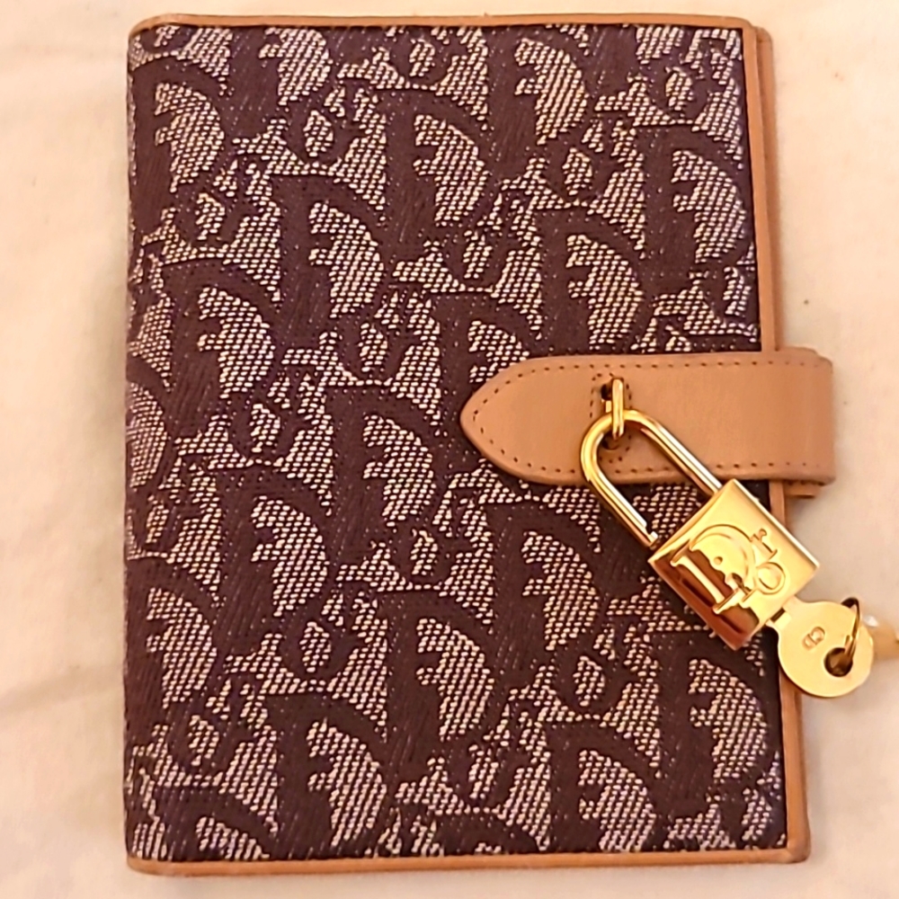 Super RARE Dior brown agenda with lock and keys